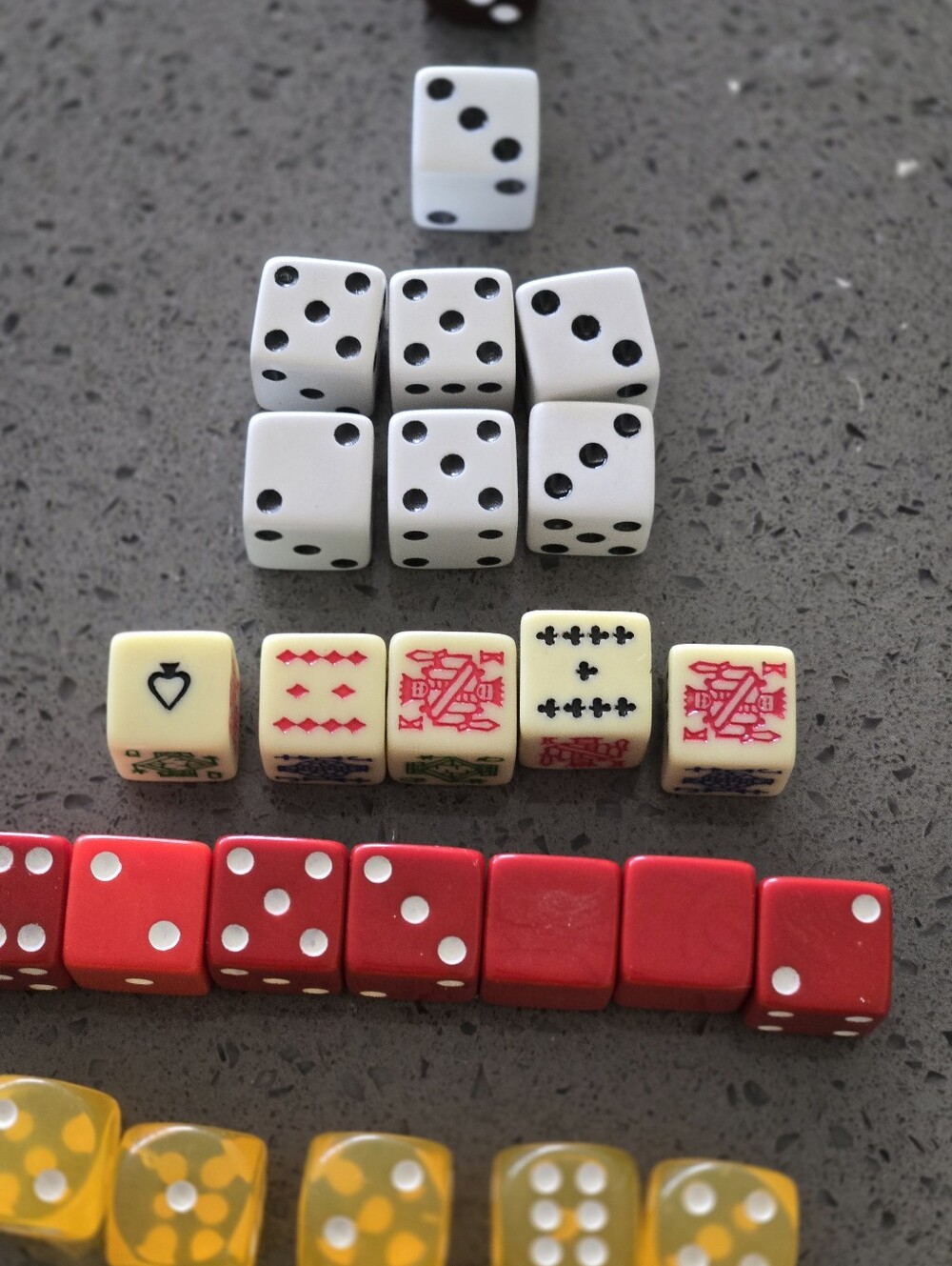 Dice Lot 34 Vintage Die Red Green Yellow Poker White Lucite? Bakelite? Celluloid